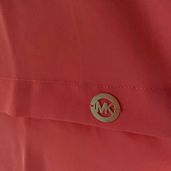 NWT! Michael Kors top. Size M - Picture 8 of 16